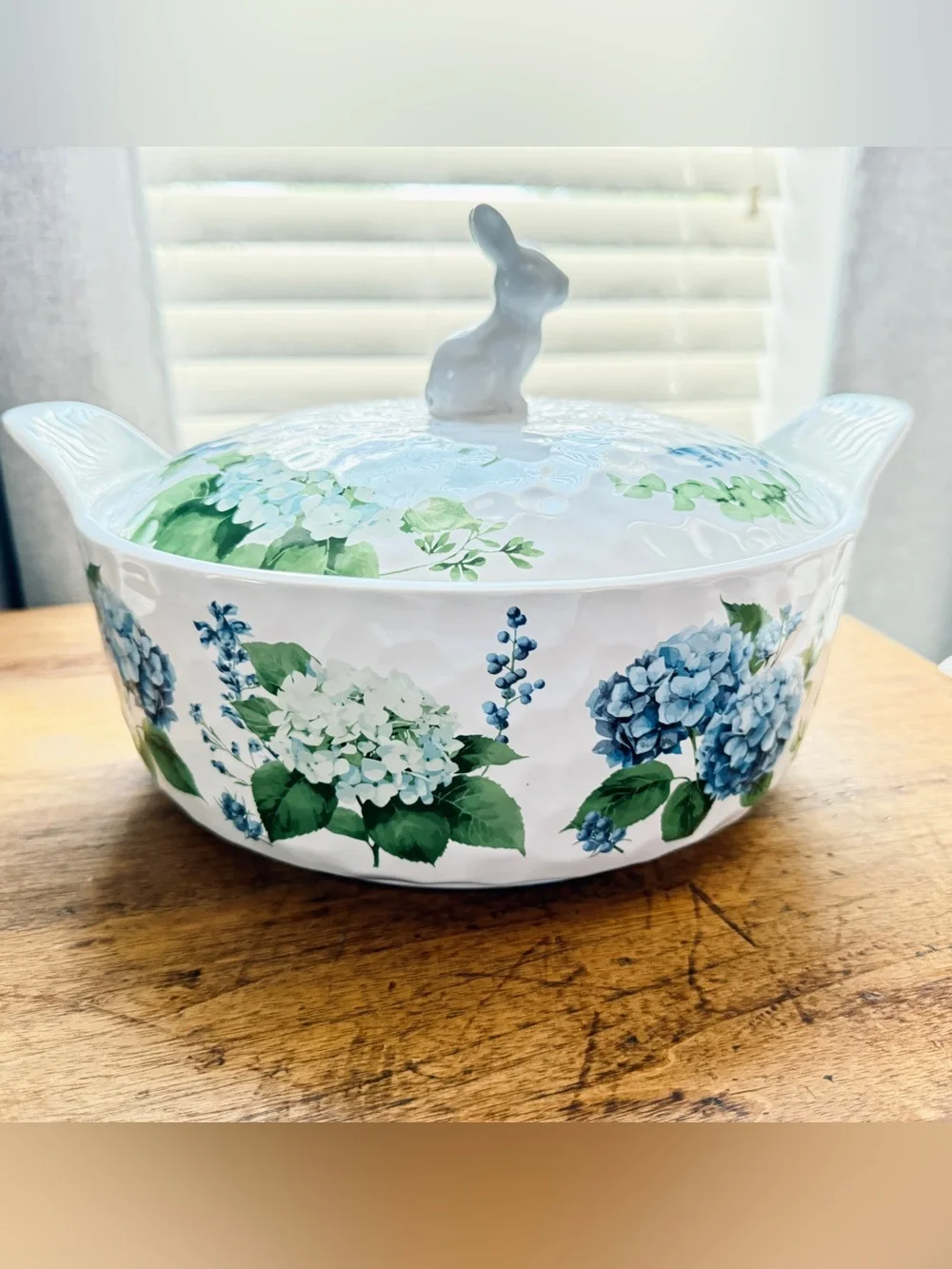 Temp-tations Presentable Ovenware Hydrangea Casserole Dish with Bunny Lid